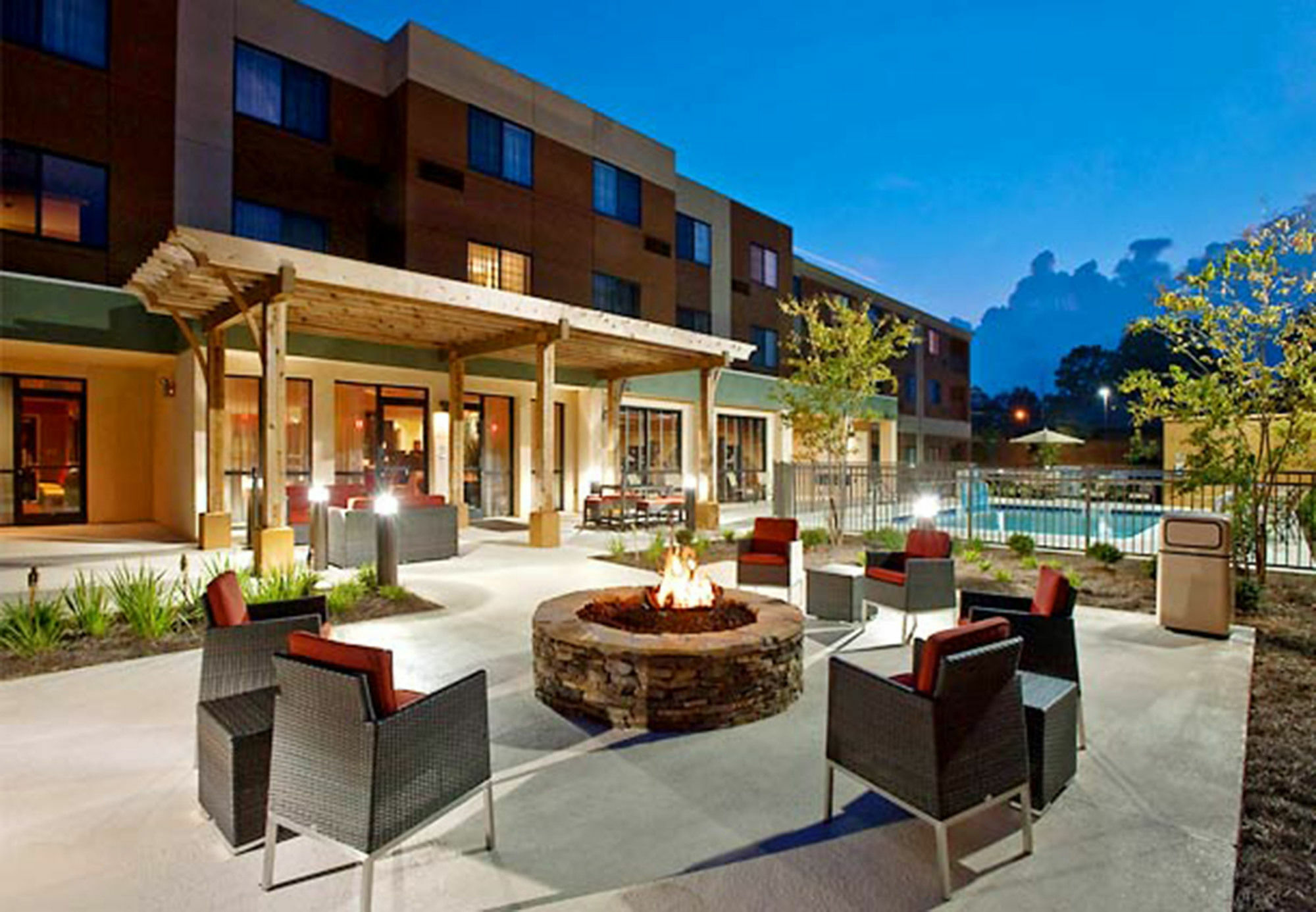 Courtyard By Marriott Troy Hotel Exterior photo